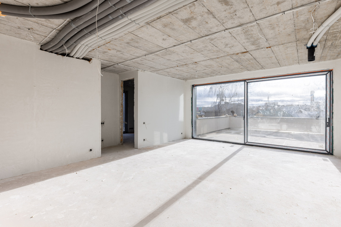 Namas šalia šlaito