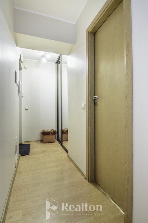 Nuomojamas 2 kambarių butas Ukmergės g. su automobilių stovėjimo aikštelė su šlagbaumu!-image-278266267