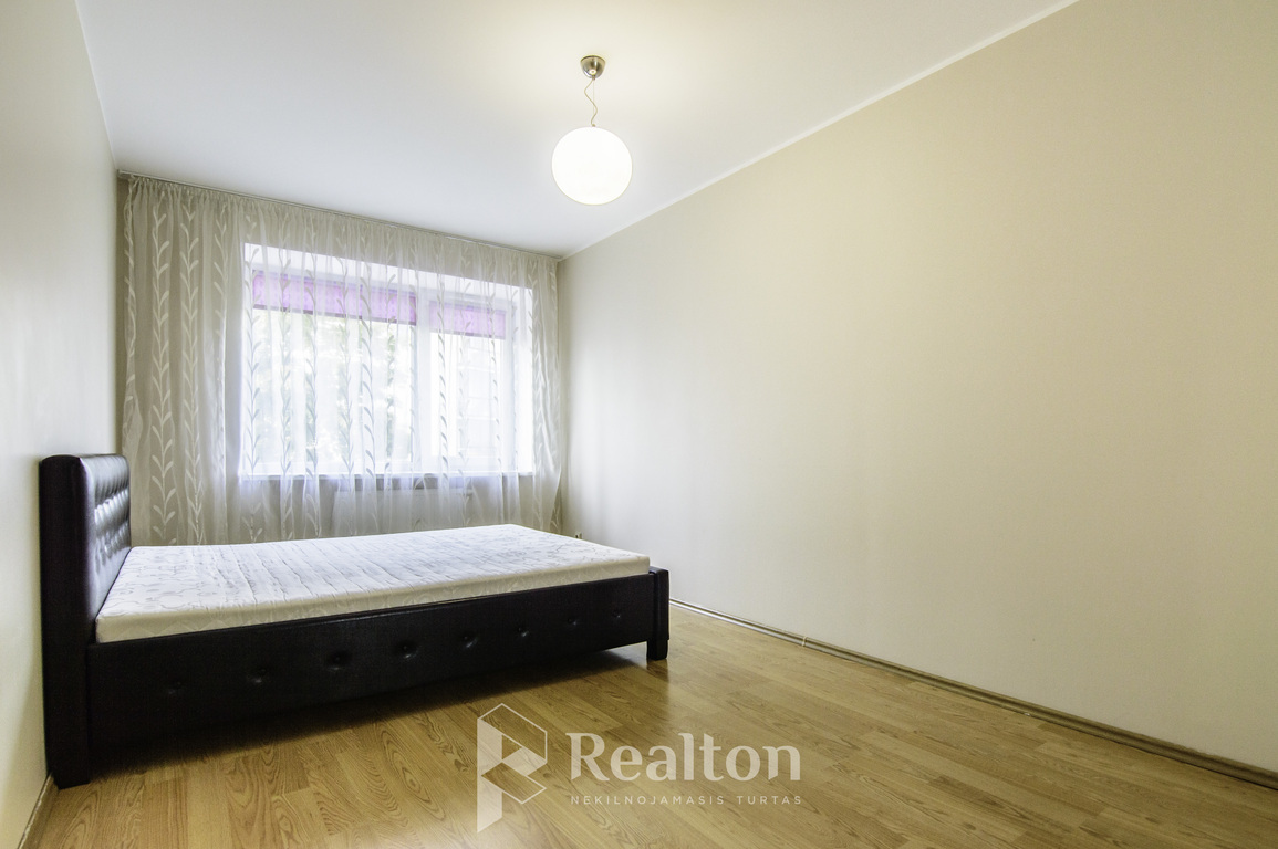 Nuomojamas 2 kambarių butas Ukmergės g. su automobilių stovėjimo aikštelė su šlagbaumu!-image-278266263