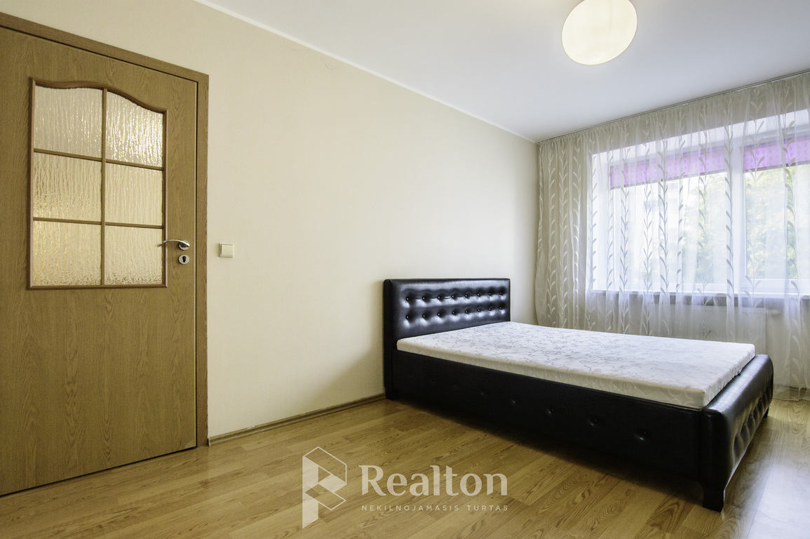 Nuomojamas 2 kambarių butas Ukmergės g. su automobilių stovėjimo aikštelė su šlagbaumu!-image-278266261