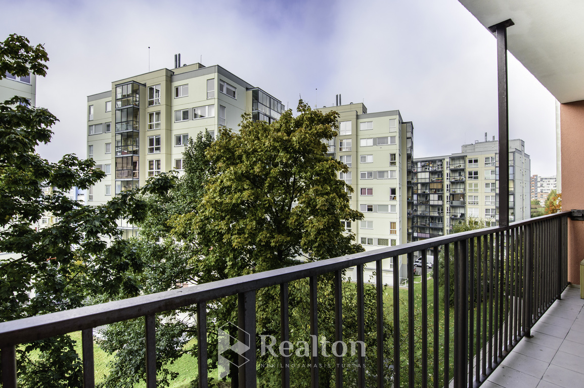 Nuomojamas 2 kambarių butas Ukmergės g. su automobilių stovėjimo aikštelė su šlagbaumu!-image-278266259