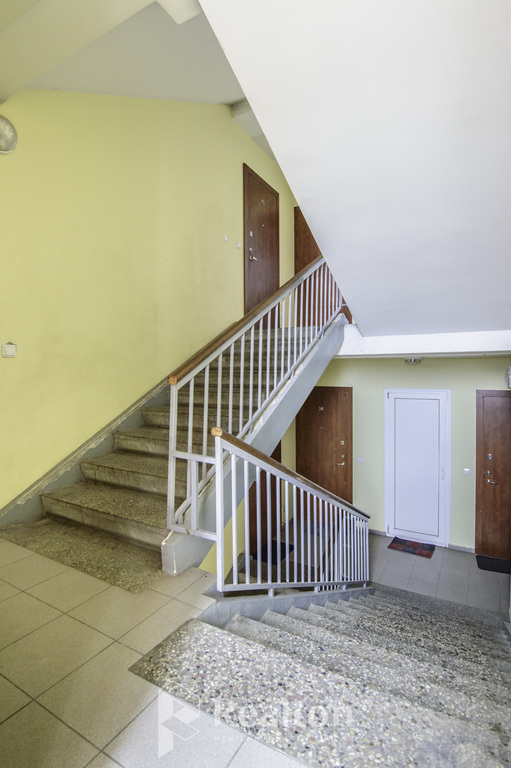 Nuomojamas 2 kambarių butas Ukmergės g. su automobilių stovėjimo aikštelė su šlagbaumu!-image-278266266