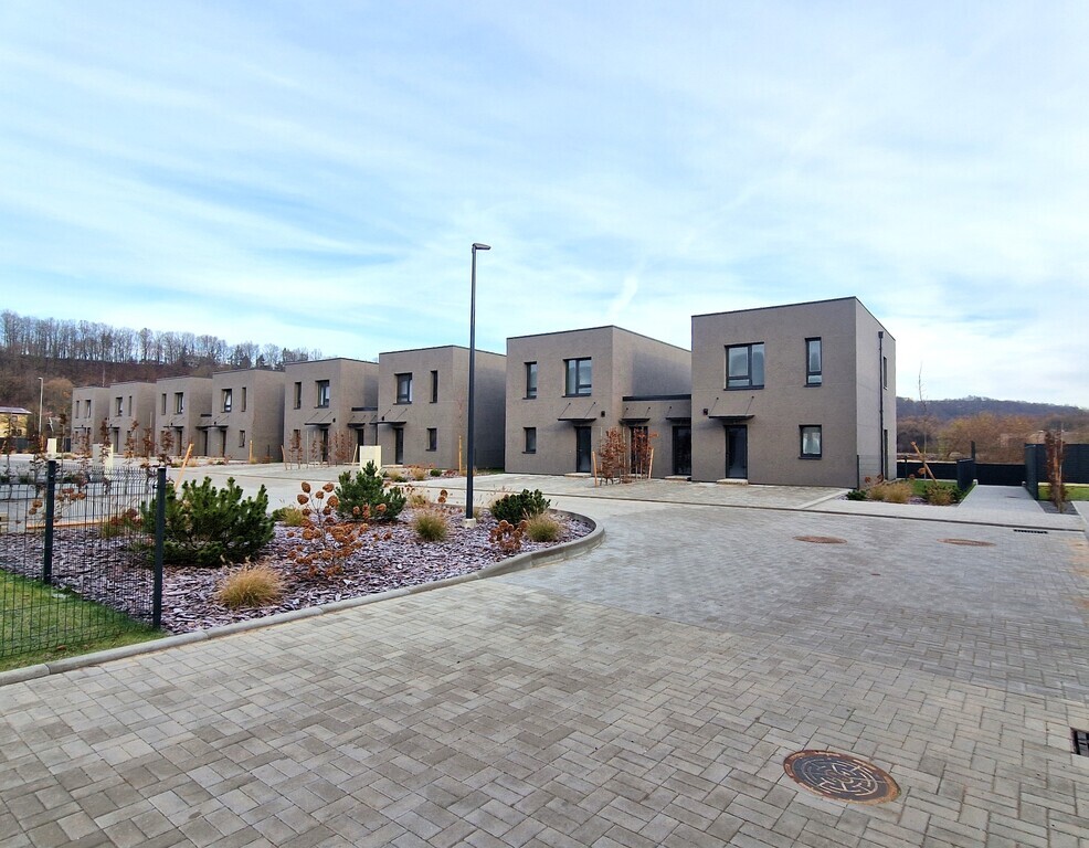 Naujas kotedžas Kaune, šalia Neries upės