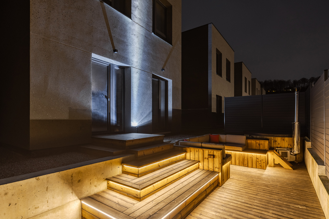 Naujas kotedžas ant Neries kranto Kaune