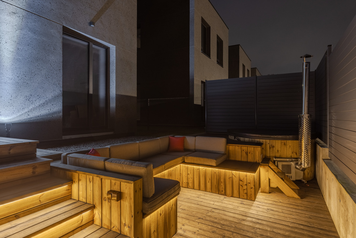 Naujas kotedžas ant Neries kranto Kaune