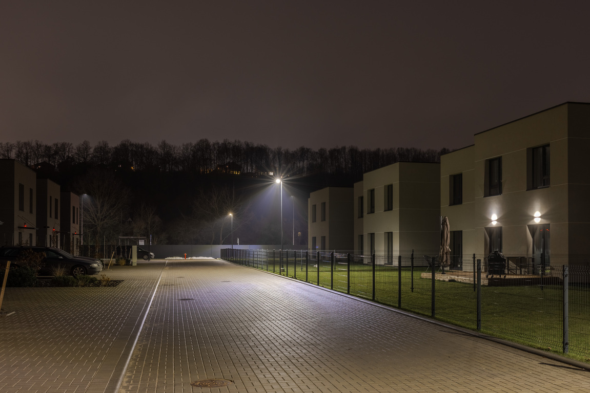 Naujas kotedžas ant Neries kranto Kaune