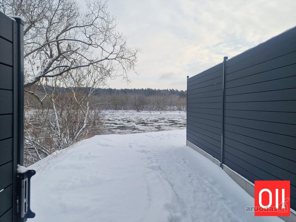 Naujas kotedžas ant Neries kranto Kaune