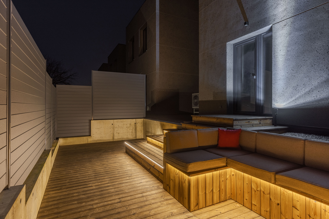 Naujas kotedžas prie upės