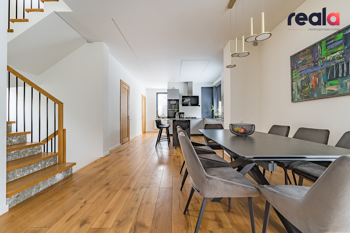 Parduodamas namas Miglos g., Žvėryne, Vilniuje, 230 kv.m ploto