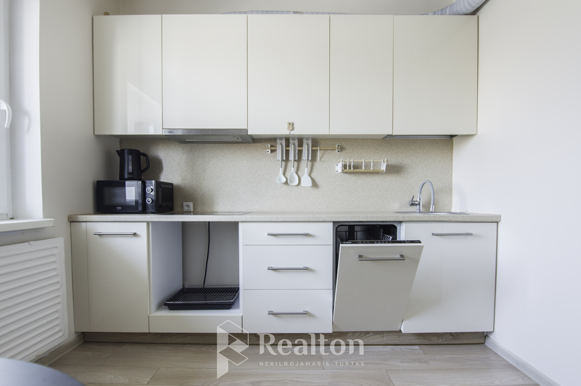 Nuomojamas tvarkingas 1 kambario butas Pilaitėje!-image-280160478