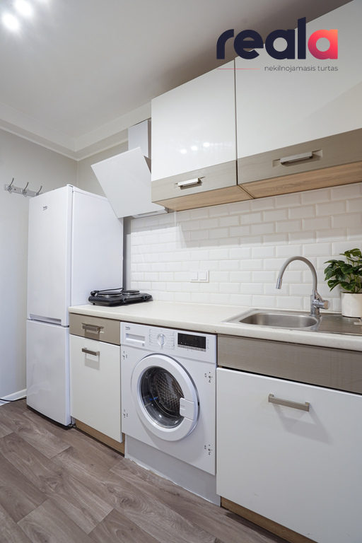 Parduodamas butas Pelesos g., Naujininkuose, Vilniuje, 17 kv.m ploto