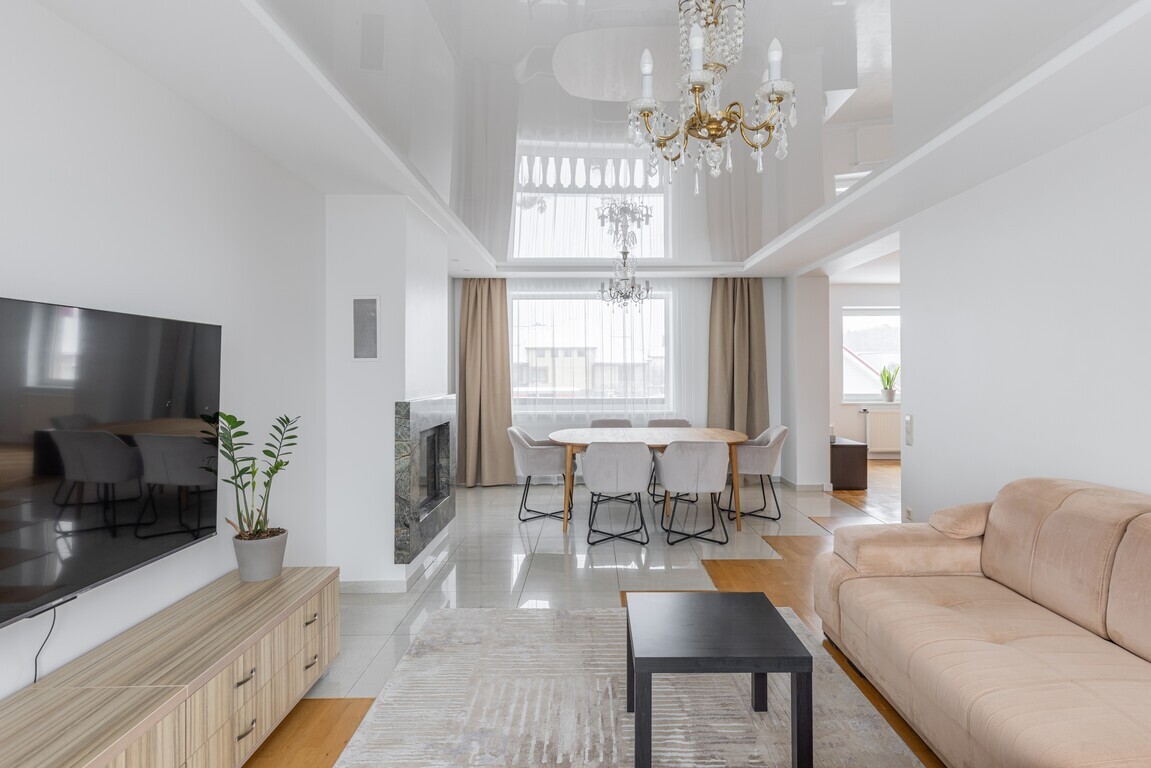 Parduodamas butas 174.3 kv.m ploto