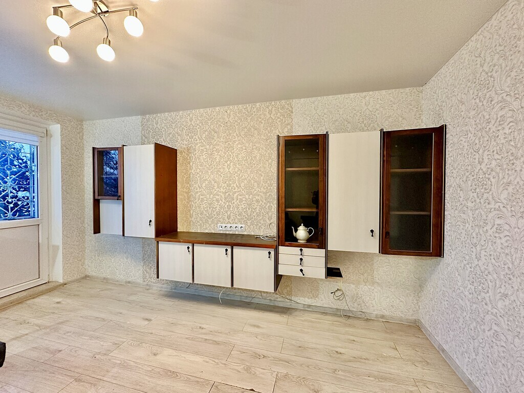 PARDUODAMAS TVARKINGAS DVIEJŲ KAMBARIŲ BUTAS PIRMAJAME AUKŠTE SMĖLYNĖS G. 59, PANEVĖŽYJE