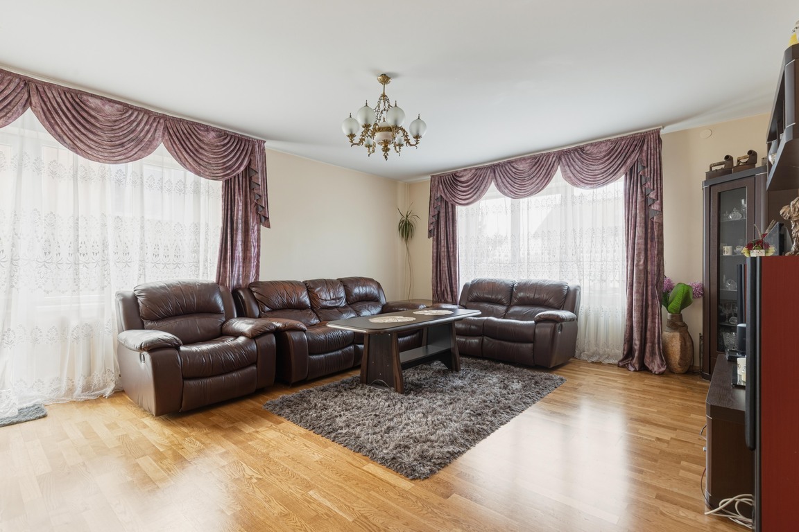 Parduodamas namas S. Raštikio g., Naujojoje Vilnioje, Vilniuje, 297.59 kv.m ploto