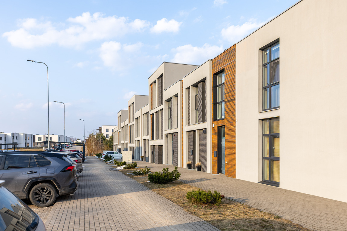 Parduodamas kotedžas Įsruties g., Pilaitėje, Vilniuje, 67.53 kv.m ploto