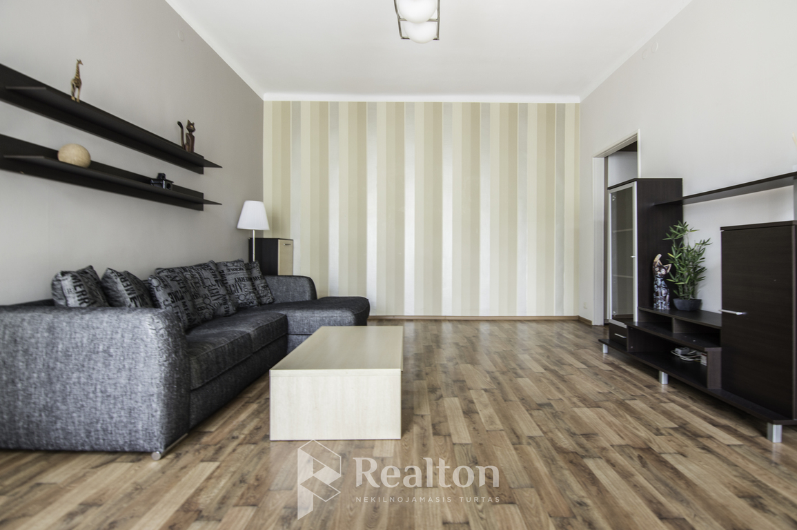 Nuomojamas erdvus 2 kambarių butas Pamėnkalnio g.-image-285864145