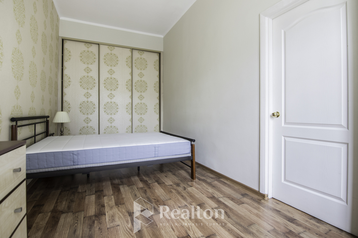 Nuomojamas erdvus 2 kambarių butas Pamėnkalnio g.-image-285864153