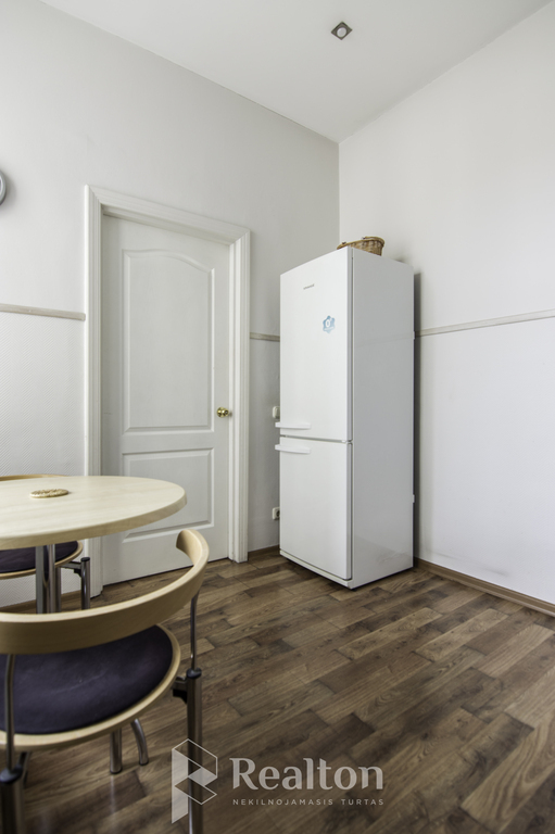 Nuomojamas erdvus 2 kambarių butas Pamėnkalnio g.-image-285864151