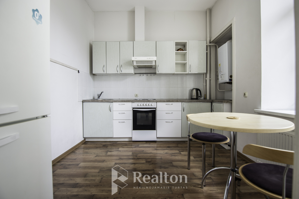 Nuomojamas erdvus 2 kambarių butas Pamėnkalnio g.-image-285864149