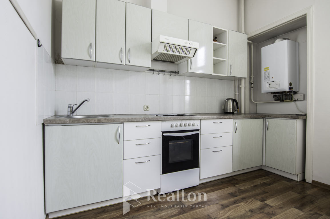 Nuomojamas erdvus 2 kambarių butas Pamėnkalnio g.-image-285864150