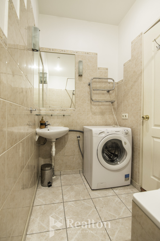 Nuomojamas erdvus 2 kambarių butas Pamėnkalnio g.-image-285864157