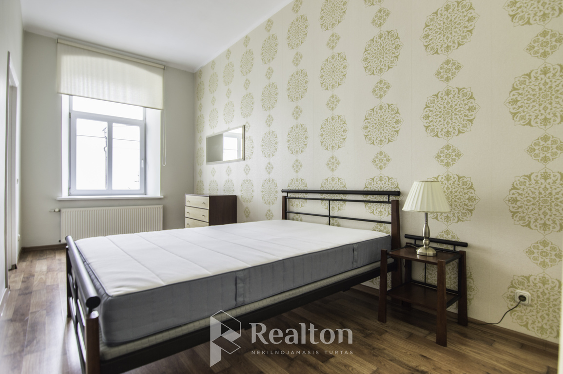 Nuomojamas erdvus 2 kambarių butas Pamėnkalnio g.-image-285864154