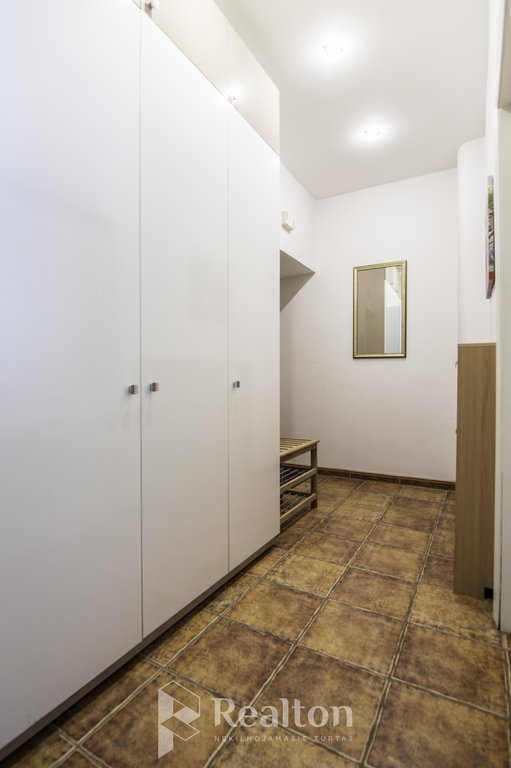 Nuomojamas erdvus 2 kambarių butas Pamėnkalnio g.-image-285864158