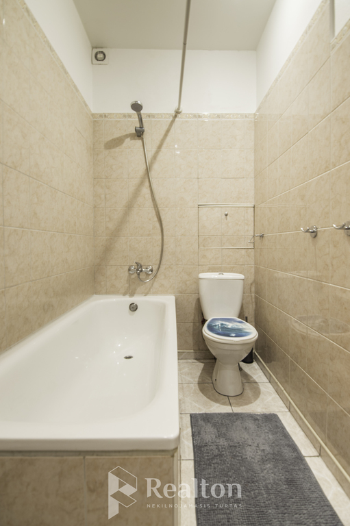 Nuomojamas erdvus 2 kambarių butas Pamėnkalnio g.-image-285864156