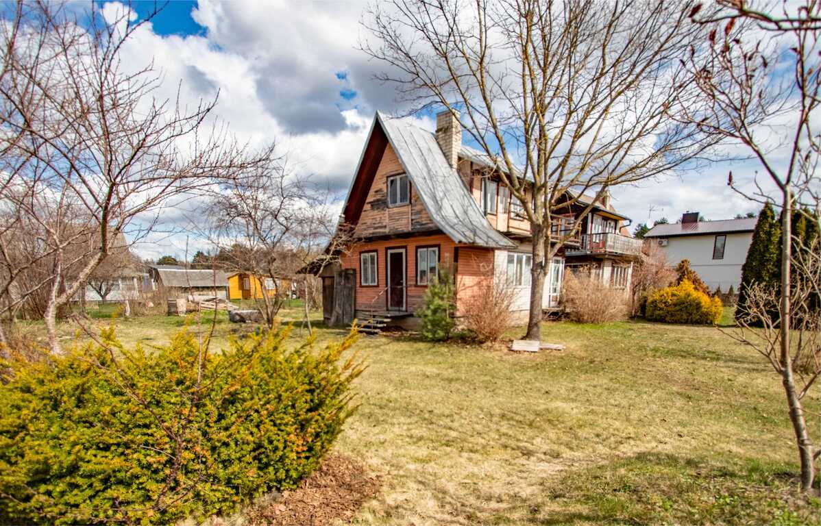 Namas, Bičiulių g., Juodlieknio k.