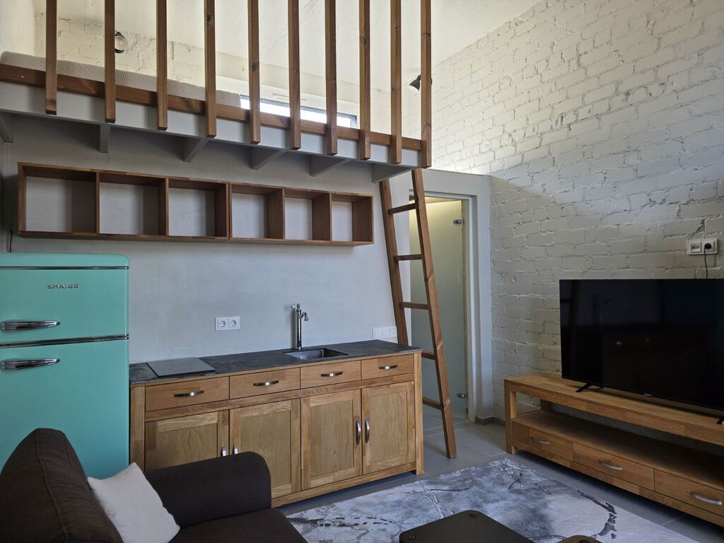 Lofto tipo būstas su atskiru įėjimu