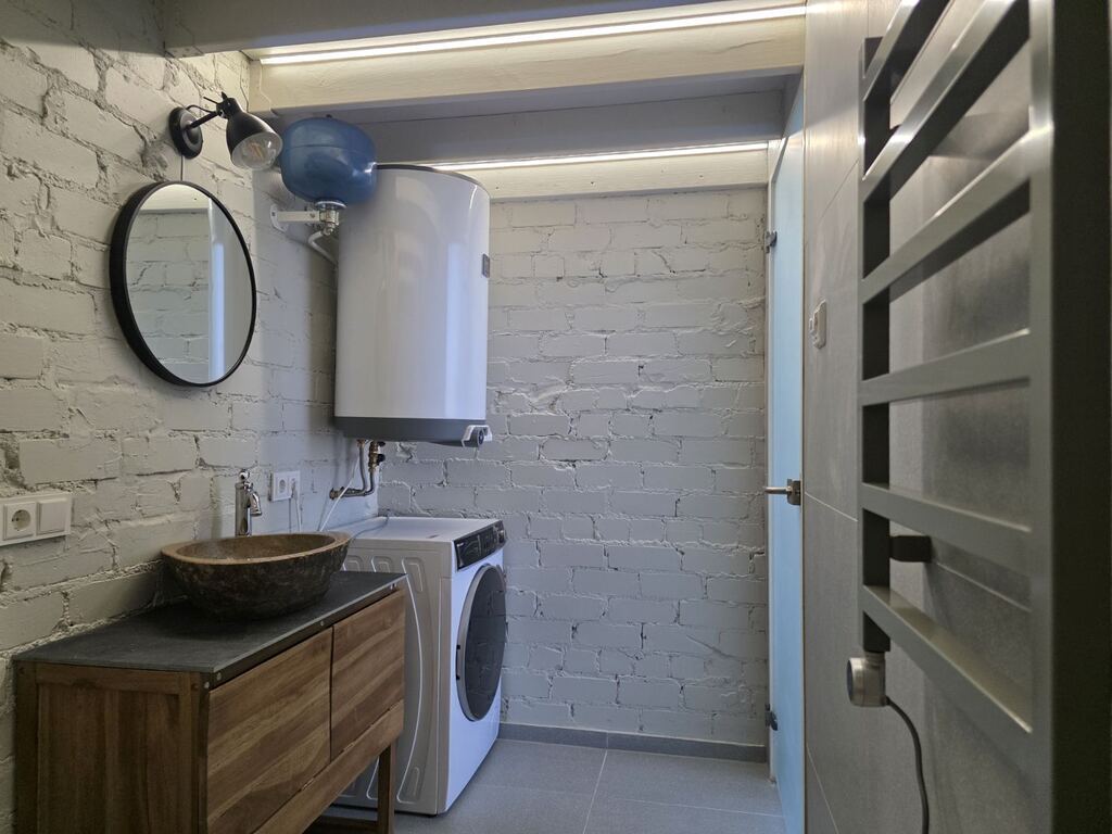 Lofto tipo būstas su atskiru įėjimu