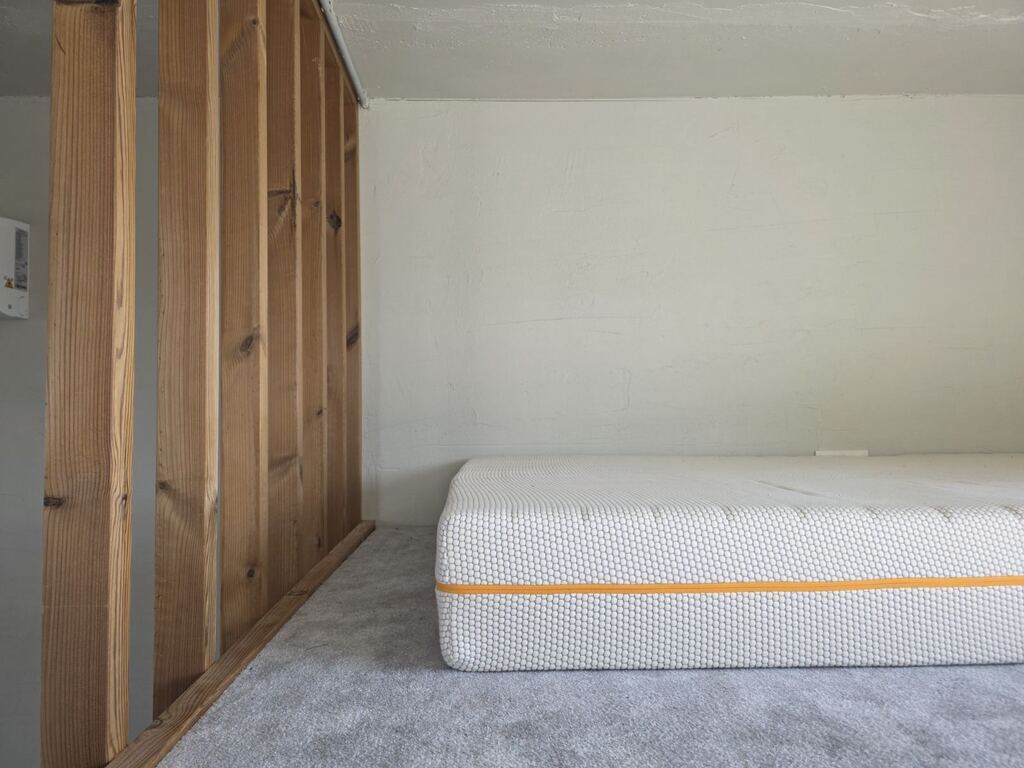 Lofto tipo būstas su atskiru įėjimu