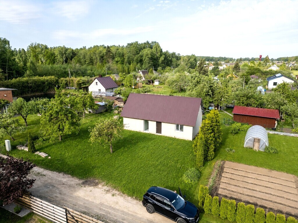 Estate photo