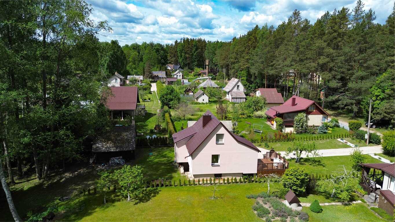 Namas, Vyšnių g., Šeimyniškėlių k.