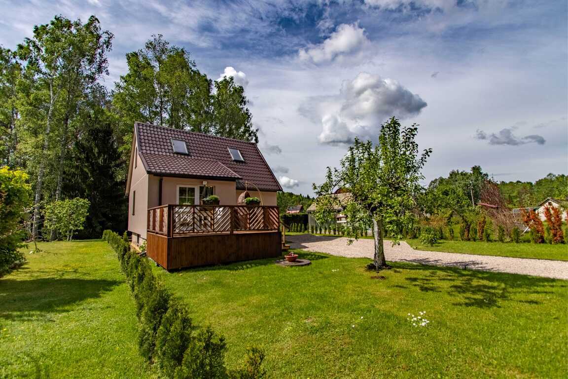 Namas, Vyšnių g., Šeimyniškėlių k.