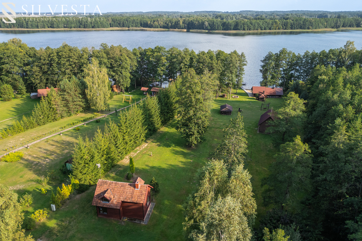 Parduodama sodyba su ežero pakrante Ežero g., Papiškių k., 138.5 kv.m ploto, 2 aukštai