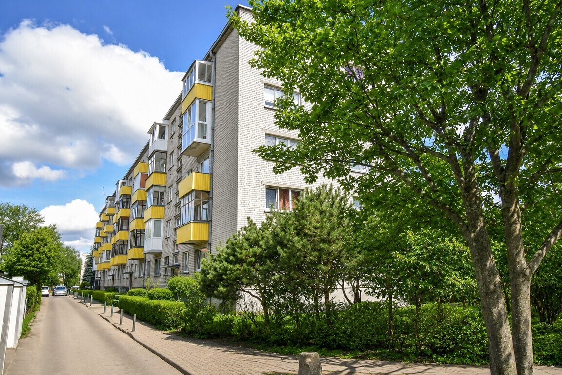 Estate photo