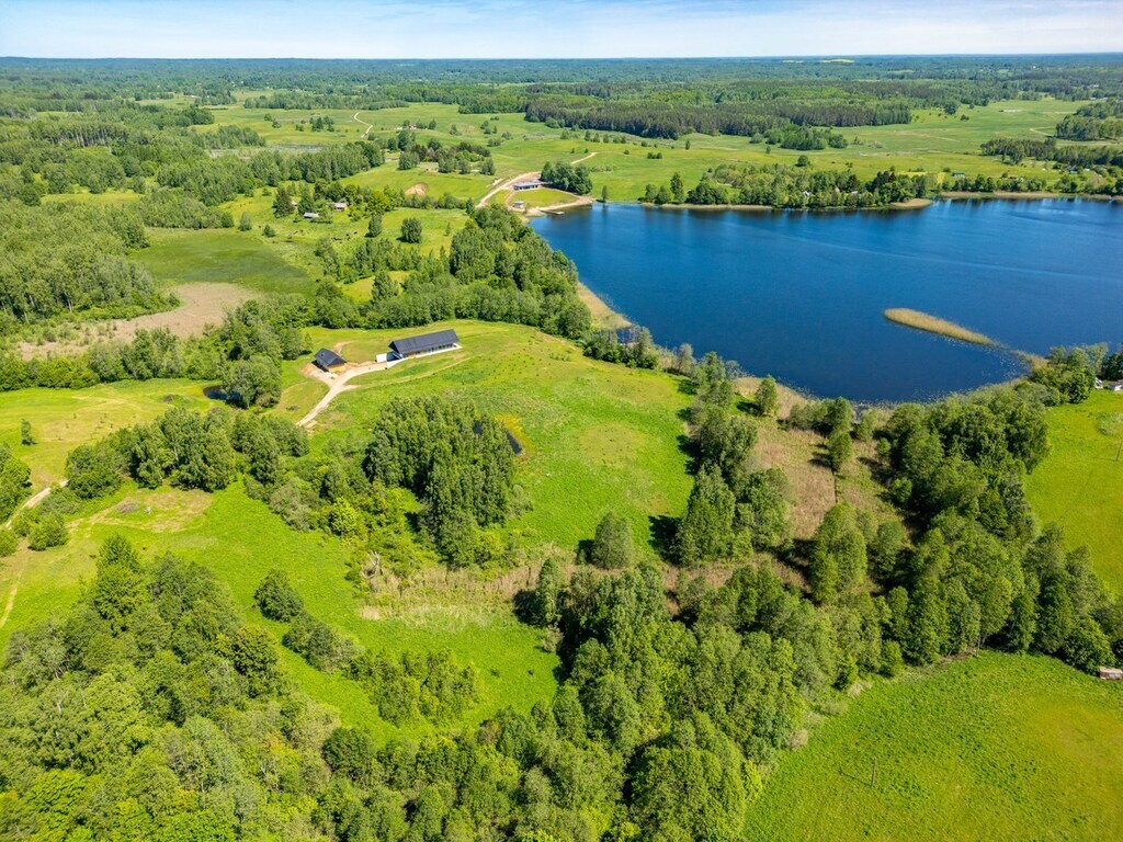 Estate photo