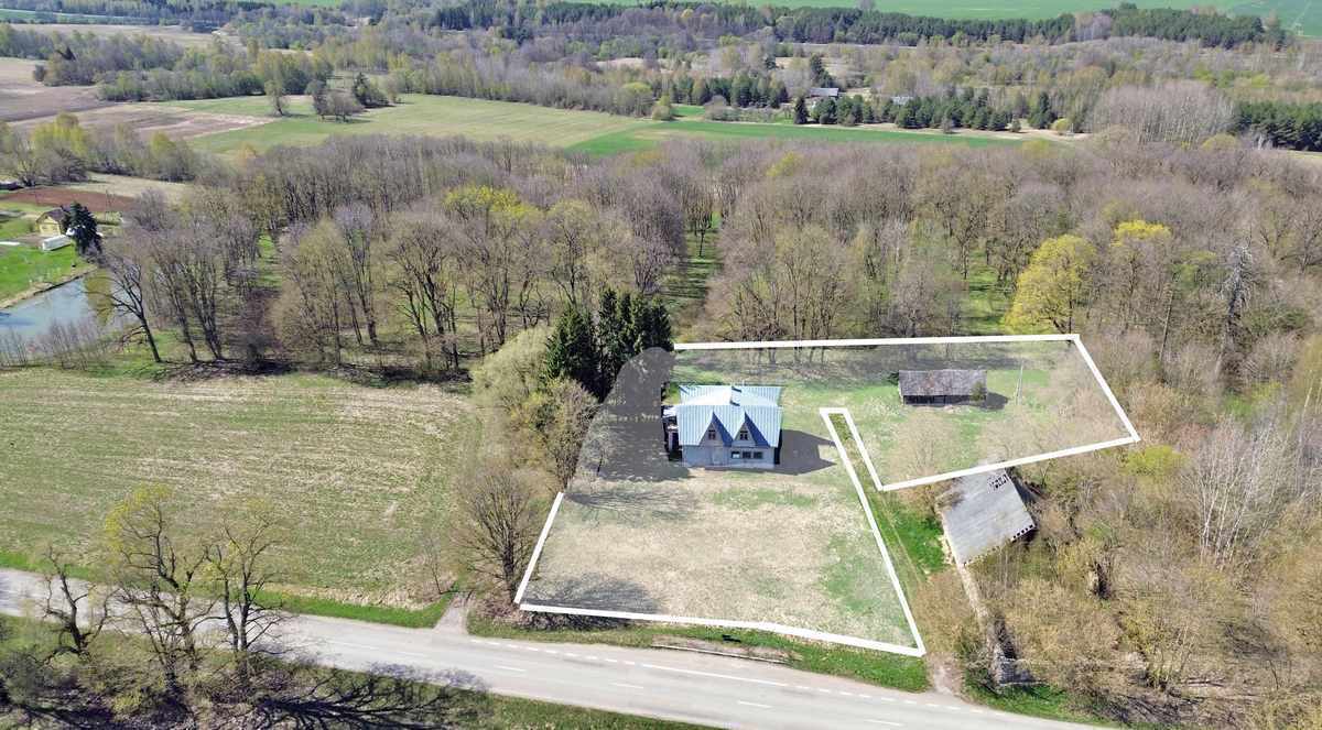 Estate photo