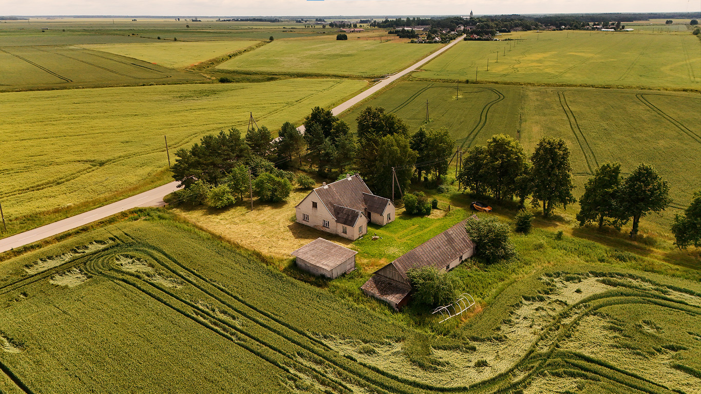 Estate photo