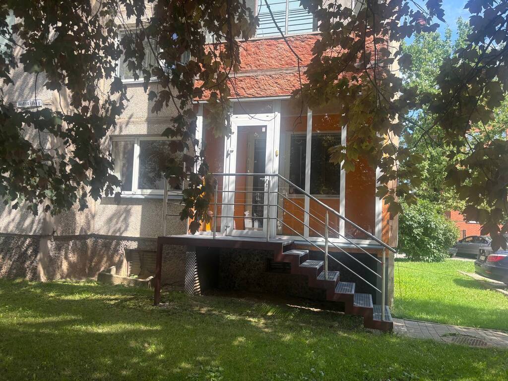 Kaunas. Parduodamos patalpos Savanorių pr, Kalniečiuose,  82 kv.m ploto