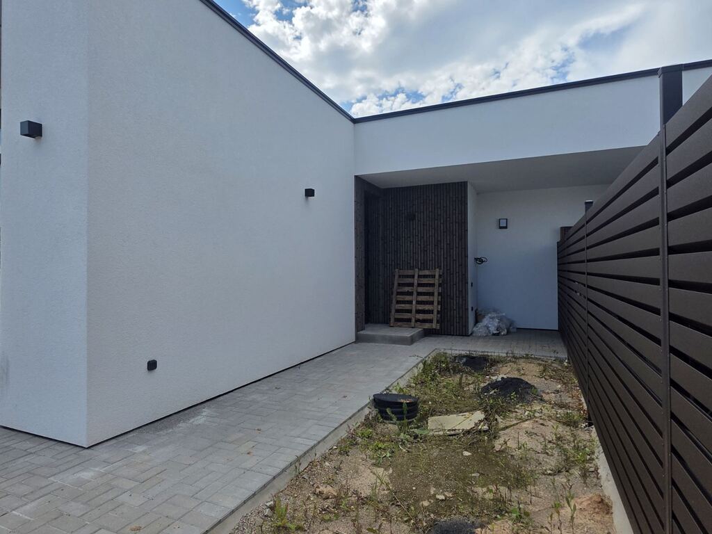 Kotedžas ramioje vietoje, netoli draustinio