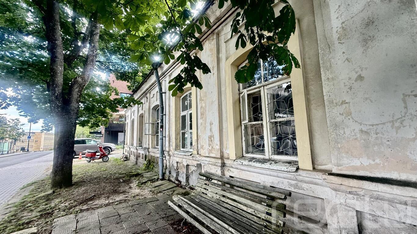 Estate photo
