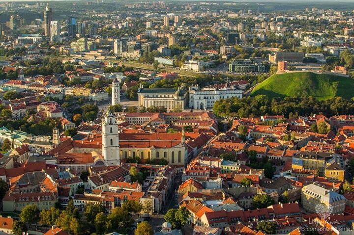 Parduodamas namas Aguonų g., Senamiestyje, Vilnius, 286 kv.m ploto, 2 aukštai