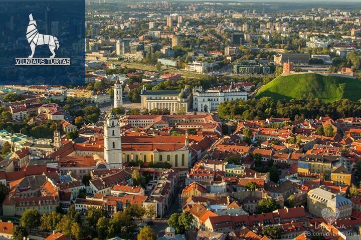 Parduodamas namas Aguonų g., Senamiestyje, Vilnius, 286 kv.m ploto, 2 aukštai