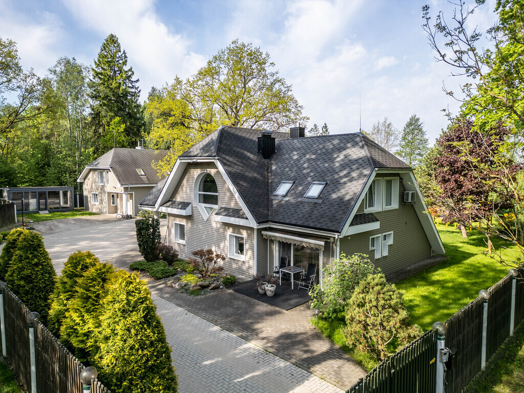 Estate photo