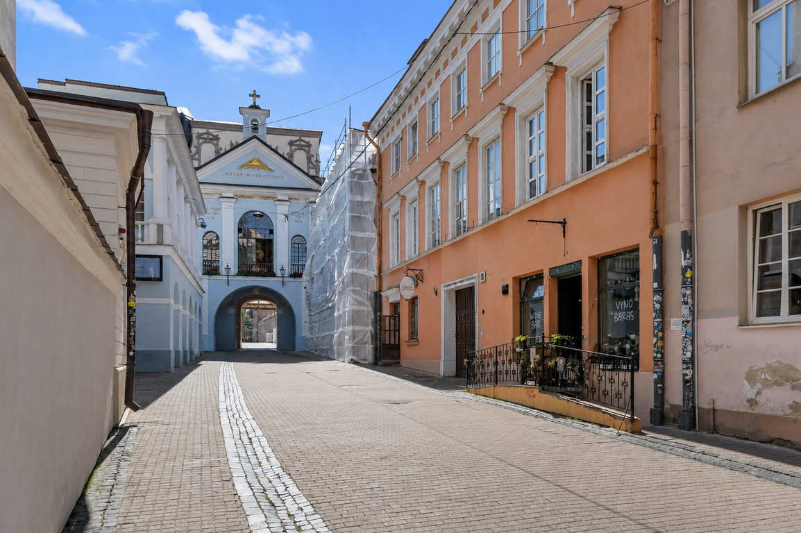 Parduodamas 2 kambarių butas Senamiestyje