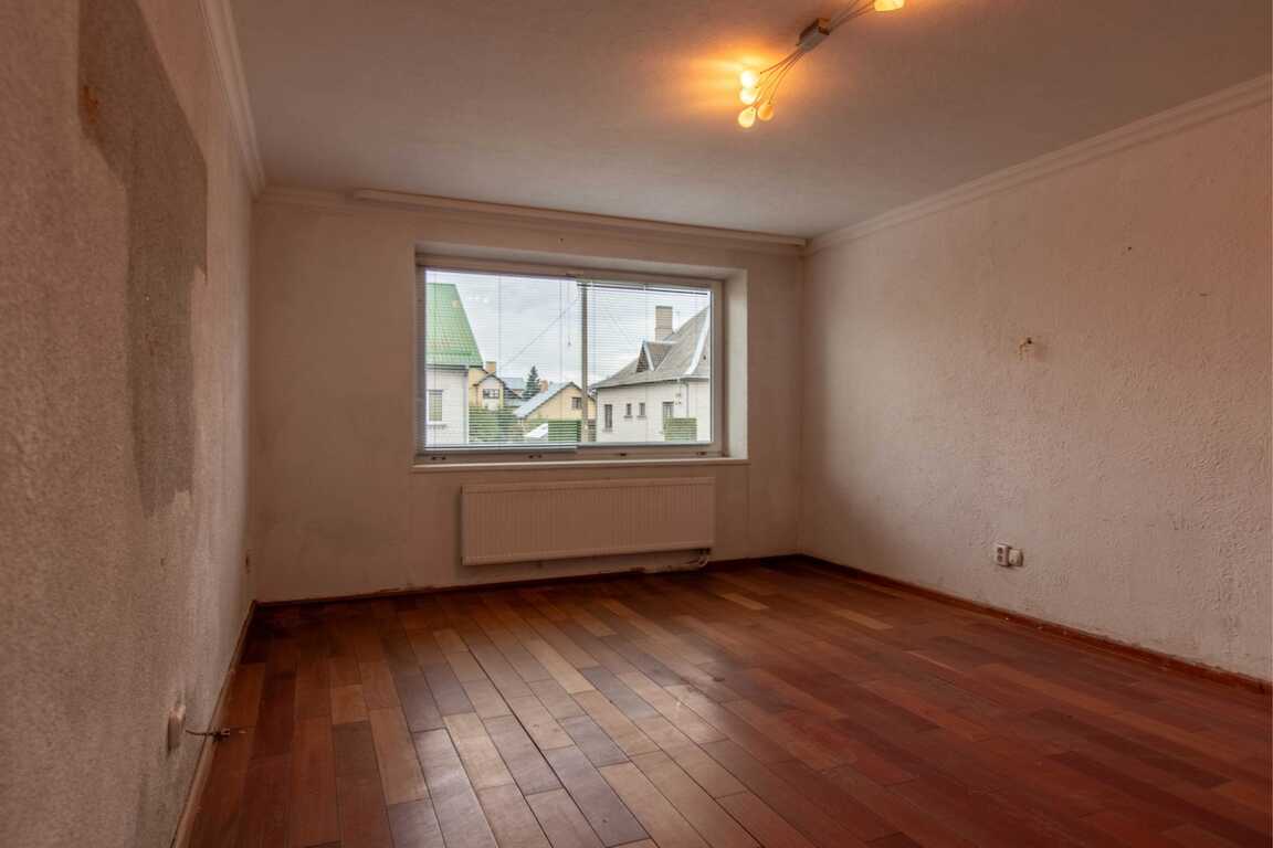 Namas, Ąžuolytės g., Panevėžio m.
