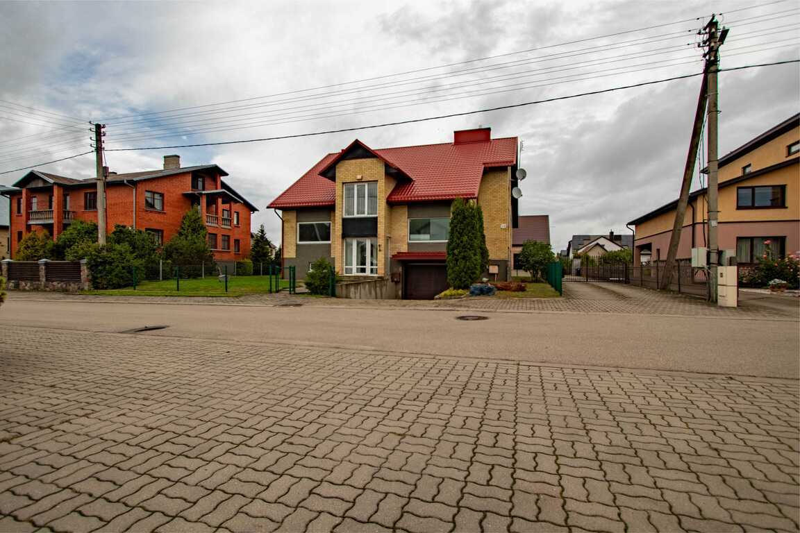 Namas, Ąžuolytės g., Panevėžio m.