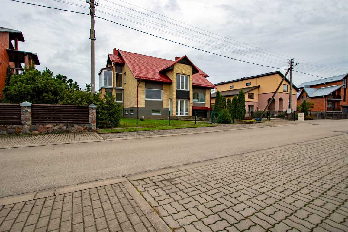 Namas, Ąžuolytės g., Panevėžio m.